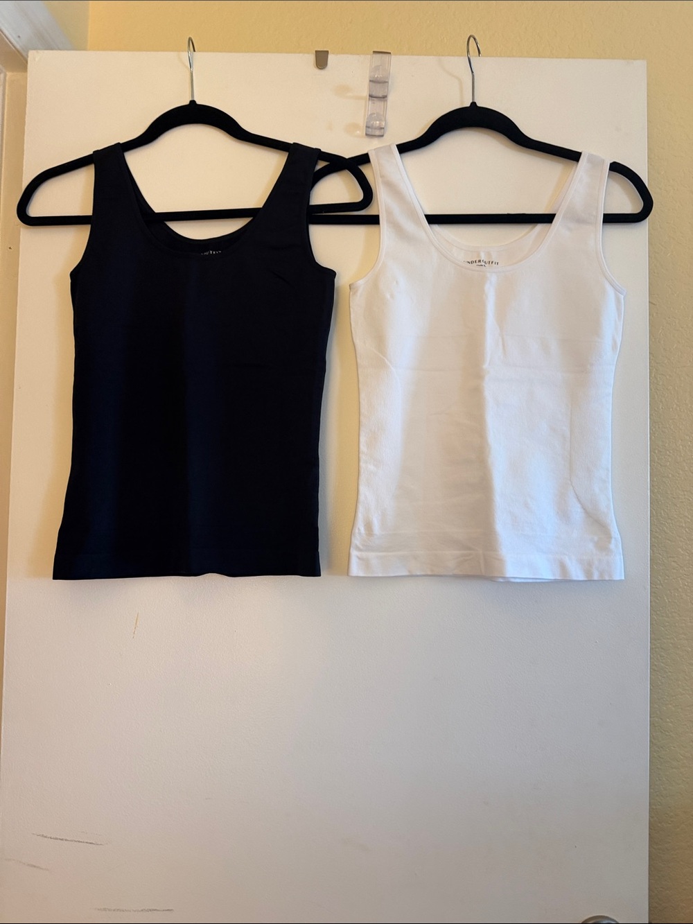a new day Scoop Neck Tank Top Duo — Black & White